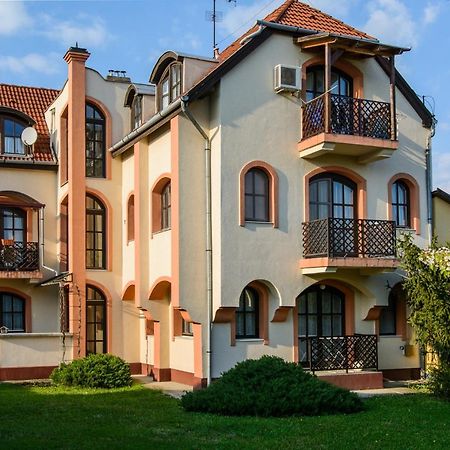 Mi12 Apartman Eger Kültér fotó