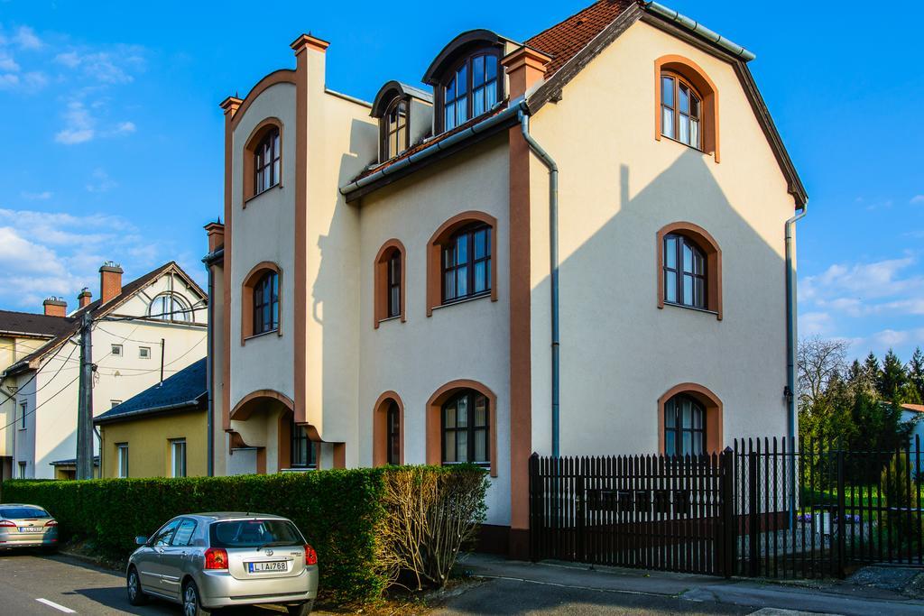 Mi12 Apartman Eger Kültér fotó